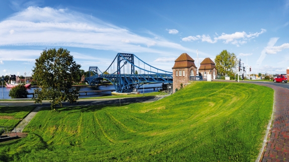 Nordseehotel Wilhelmshaven, Kaiser-Wilhelm-Brücke